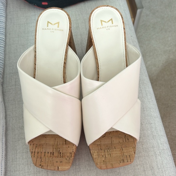 New Marc Fisher Farlow Platform shoes - Picture 3 of 13